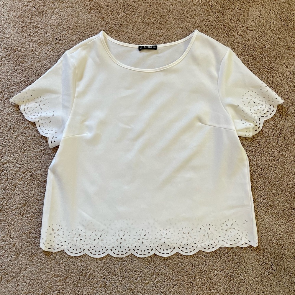 Laser Cut Detailed Scalloped White Top, Large